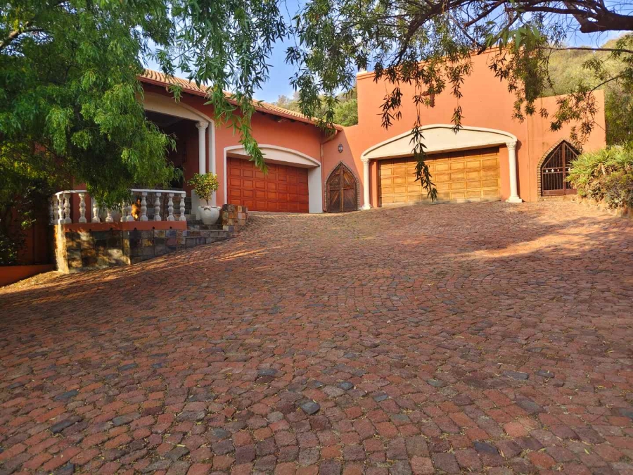 6 Bedroom Property for Sale in Quaggafontein Free State